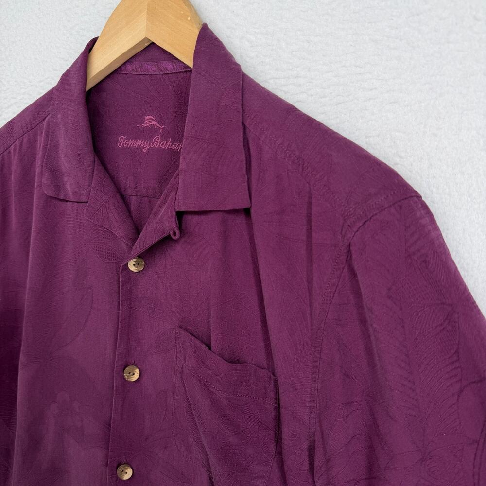 TOMMY BAHAMA Shirt Mens S Silk Jacquard Hawaiian Camp Loop Collar Purple